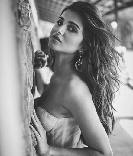 tara sutaria08